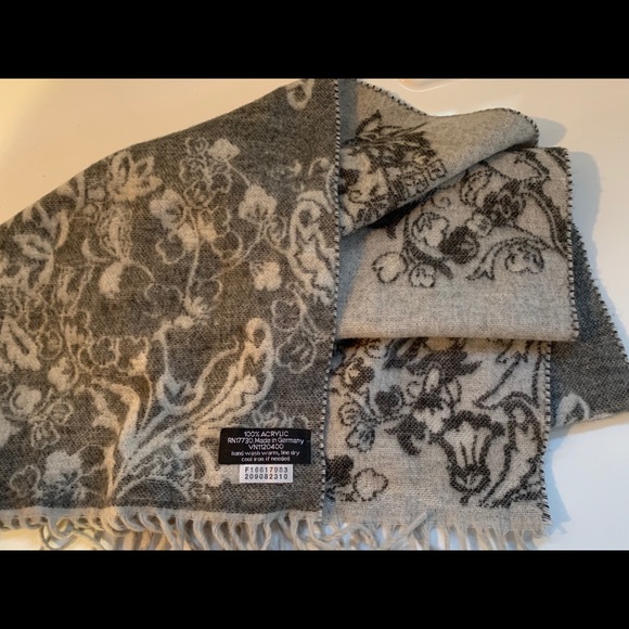 Super soft reversible scarf - Picture 3 of 4